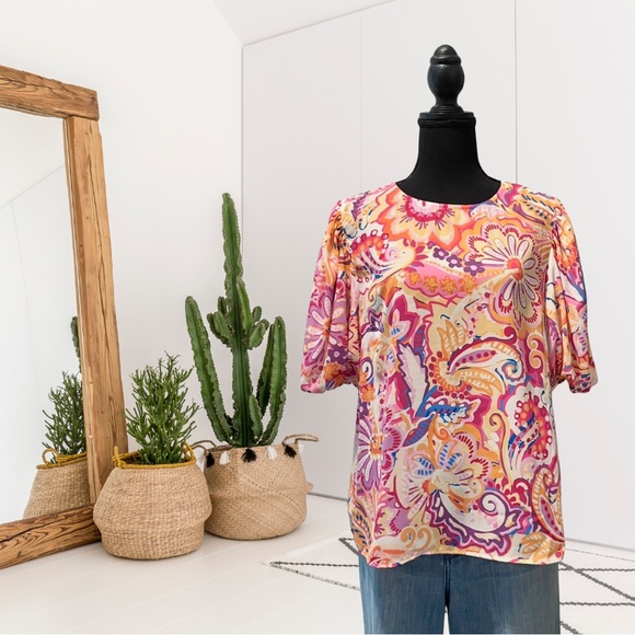 Flying Tomato Short Puff Sleeve Floral Paisley Top - Picture 1 of 13